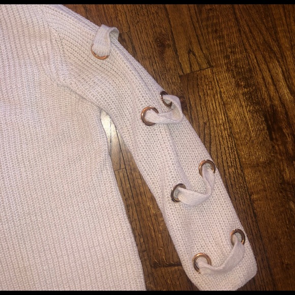 LF Stores Seek the Label Light Beige Sweater - Picture 2 of 3